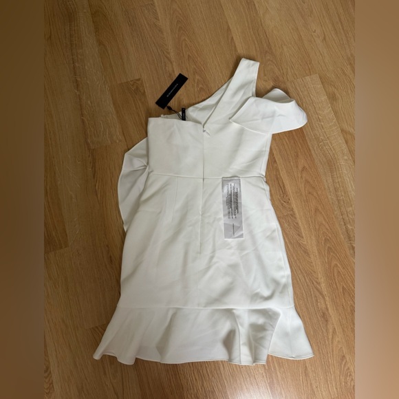 BCBGMAXAZRIA One Shoulder Ruffled Tulip Mini Dress Size 0 NWT $350 - Picture 5 of 8